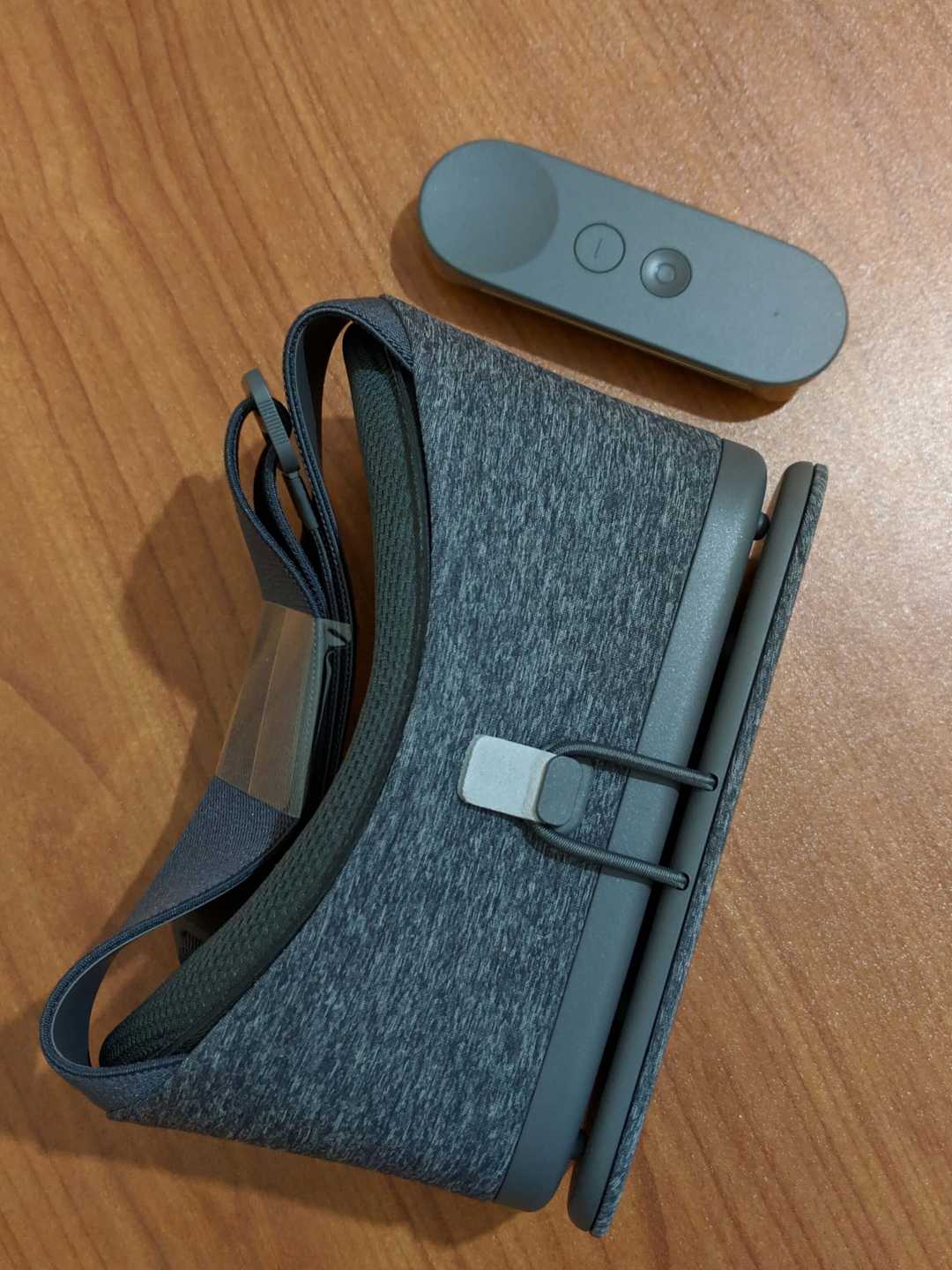 Google Daydream VR headset